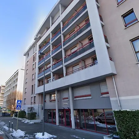Appartement - Victoria Centre Ville, Grand T2 Avec Terrasse *